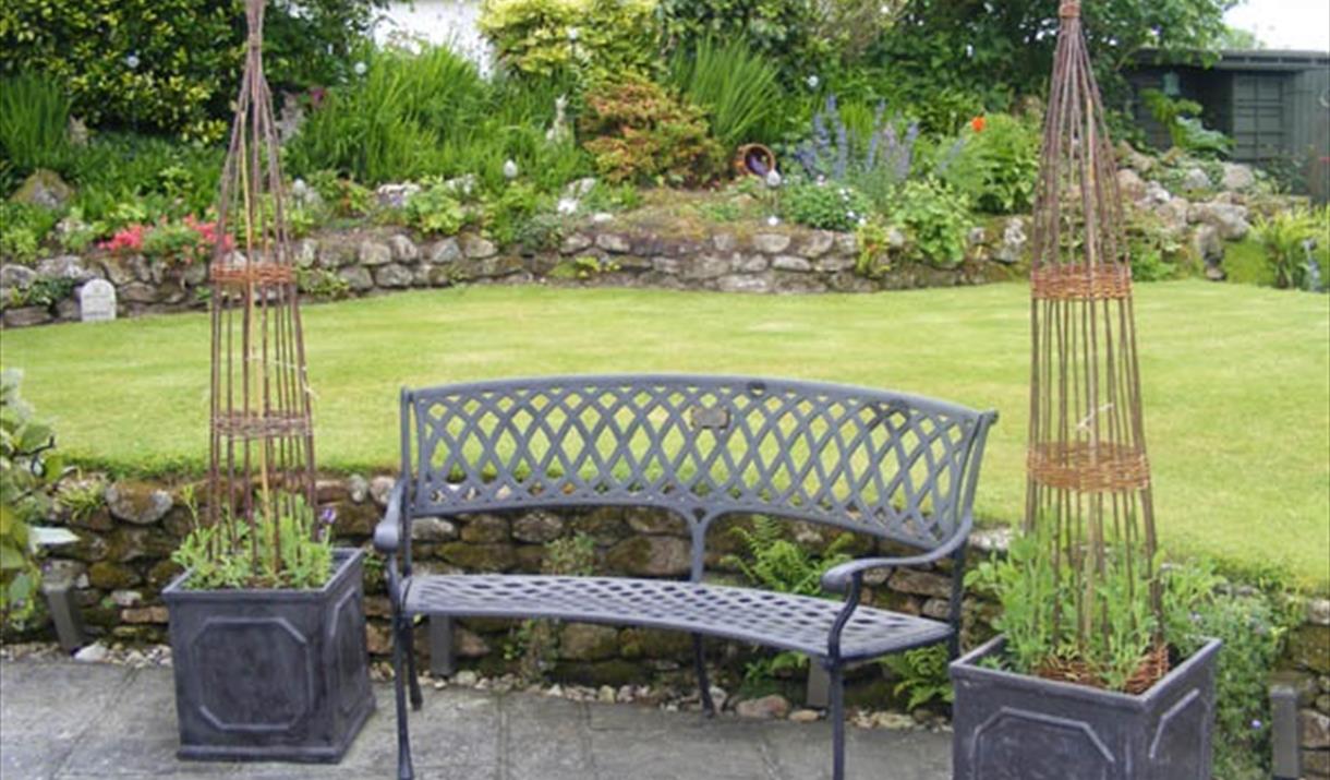 Willow Weaving Workshop: Make a garden obelisk - Visit ...